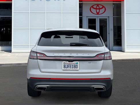 Used 2019 Lincoln Nautilus Reserve AWD/4WD image 5