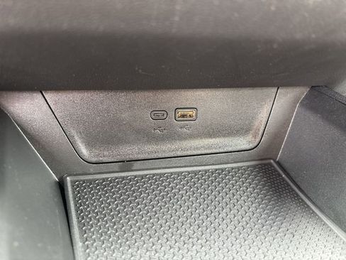 Used 2025 Chevrolet Equinox LT w/ Safety and Technology Package FWD image 24