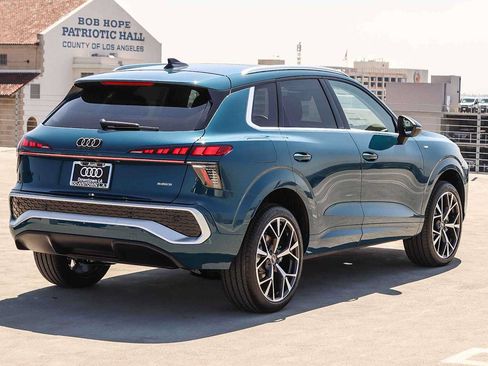 New 2026 Audi Q3 quattro 2.0T AWD/4WD image 4
