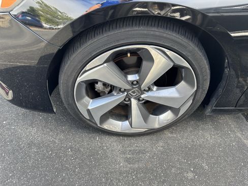 Used 2020 Honda Accord Touring image 12