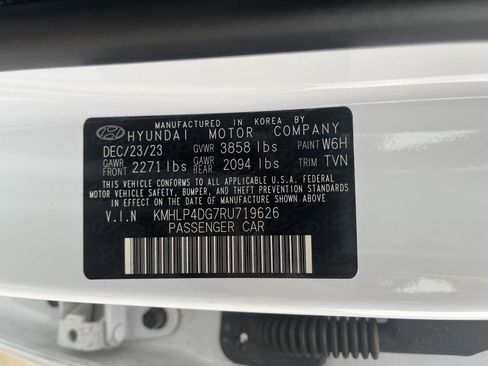 Used 2024 Hyundai Elantra Limited FWD image 29