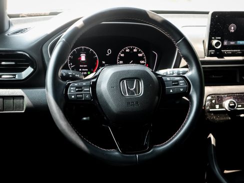 Used 2025 Honda Pilot Sport image 6