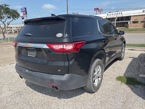 Used 2018 Chevrolet Traverse LT FWD image 9