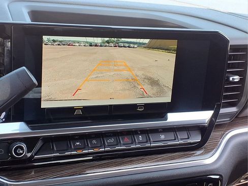 Used 2024 Chevrolet Silverado 1500 LT RWD image 13