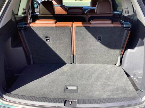 Used 2021 Volkswagen Atlas SE w/ Panoramic Sunroof Package image 35