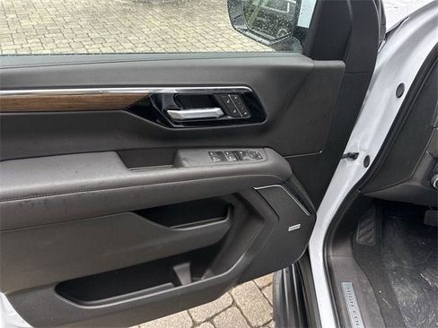 New 2026 Chevrolet Suburban High Country w/ Sun And Tow Package image 15