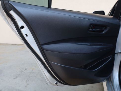 Used 2022 Toyota Corolla LE FWD image 19
