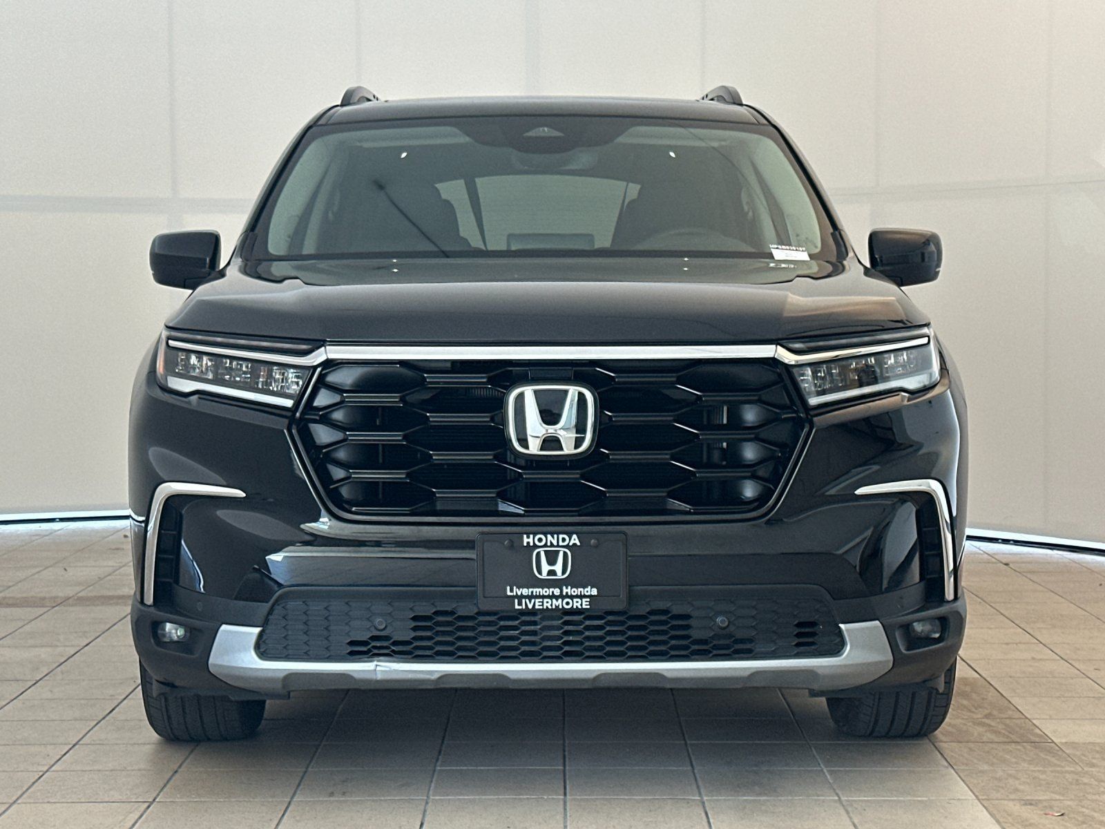 Used 2025 Honda Pilot Touring image 9