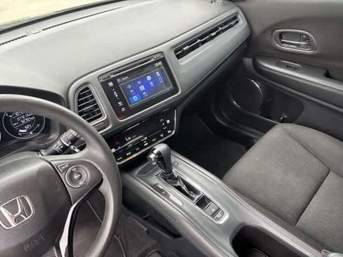Used 2018 Honda HR-V EX image 21