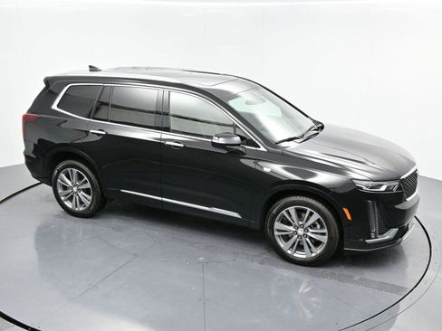 Certified 2025 Cadillac XT6 Premium Luxury image 36