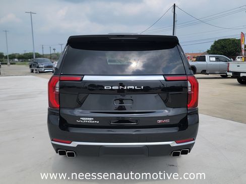 Used 2025 GMC Yukon Denali AWD/4WD image 15