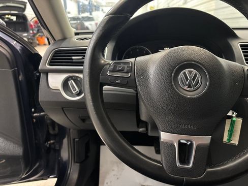 Used 2012 Volkswagen Passat 2.5 SE FWD image 14