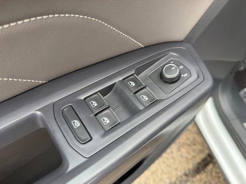 Used 2021 Volkswagen Atlas Cross Sport SEL image 13