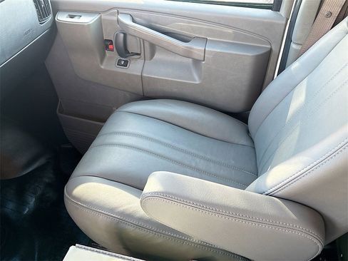 Used 2024 Chevrolet Express 3500 w/ Driver Convenience Package image 21