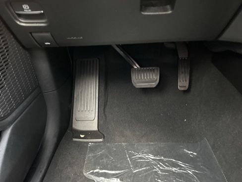 New 2025 Jeep Grand Cherokee Altitude image 15