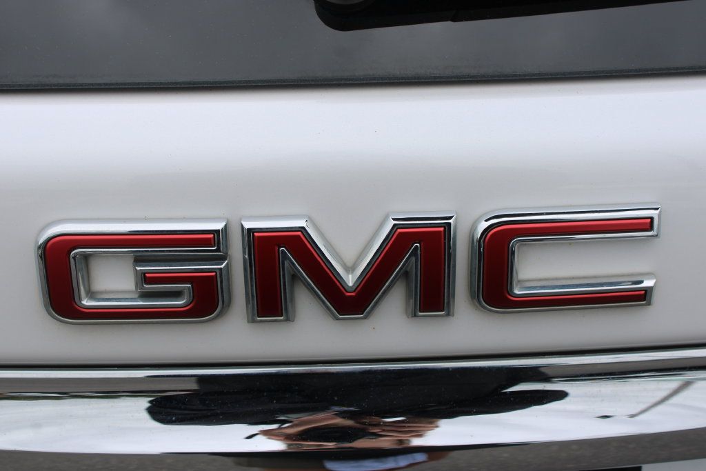 Used 2023 GMC Terrain SLT FWD image 19