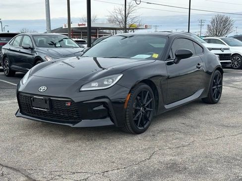 Used 2024 Toyota GR86 Premium image 3