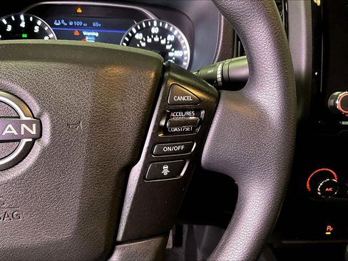Used 2023 Nissan Frontier SV w/ Midnight Edition Package image 13