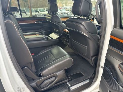 Used 2024 Jeep Grand Wagoneer L Series III AWD/4WD image 17