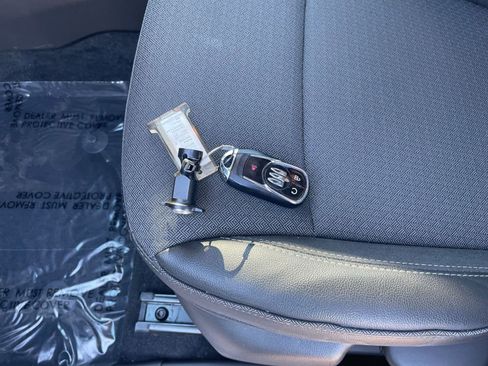 Used 2025 Buick Encore GX Preferred image 21