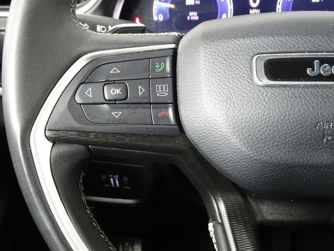 Used 2023 Jeep Grand Cherokee L Laredo image 25