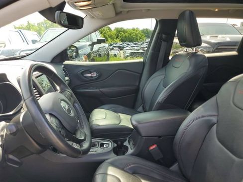 Used 2019 Jeep Cherokee Trailhawk AWD/4WD image 11