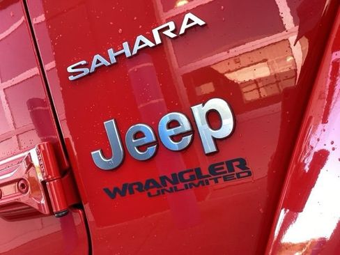 Used 2020 Jeep Wrangler Unlimited Sahara AWD/4WD image 11
