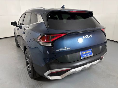 Used 2023 Kia Sportage EX AWD/4WD image 6