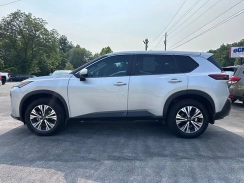 Used 2023 Nissan Rogue SV FWD image 4