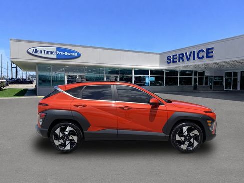 Certified 2024 Hyundai Kona Limited FWD image 9