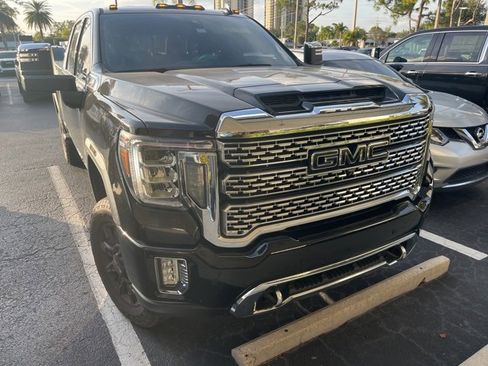 Used 2021 GMC Sierra 3500 Denali w/ Denali Ultimate Package image 2