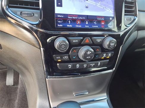 Used 2019 Jeep Grand Cherokee Altitude image 12