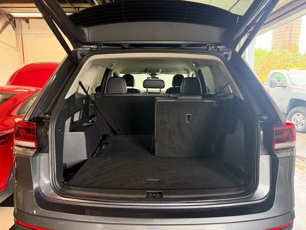 Used 2025 Volkswagen Atlas SE FWD image 14
