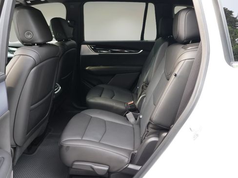 Certified 2024 Cadillac XT6 Premium Luxury FWD image 13