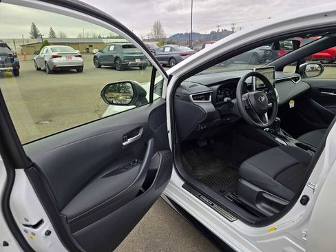 Certified 2026 Toyota Corolla SE w/ SE Package image 20