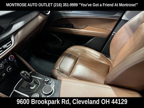 Used 2019 Alfa Romeo Stelvio AWD image 17