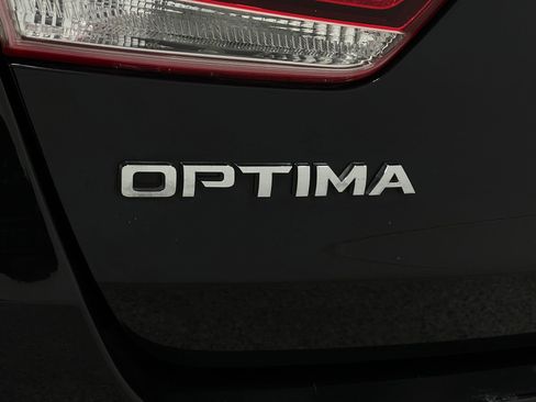 Used 2018 Kia Optima LX w/ 17" Alloy Wheels Package image 36