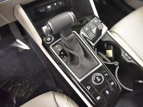 Used 2024 Kia Sportage EX image 23