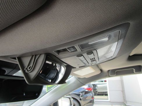Used 2019 Toyota Highlander XLE AWD/4WD image 26