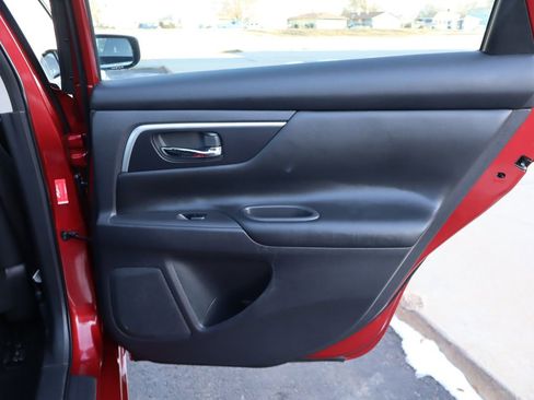 Used 2017 Nissan Altima 2.5 SR w/ Midnight Edition Package image 22