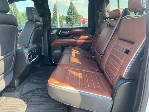 Used 2024 GMC Sierra 3500 Denali Ultimate AWD/4WD image 23
