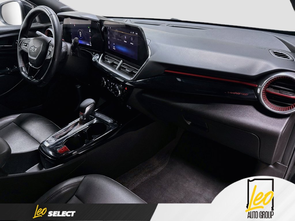 Used 2024 Chevrolet Trax RS FWD image 30