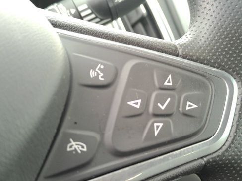 Used 2023 Chevrolet Equinox LS FWD image 24