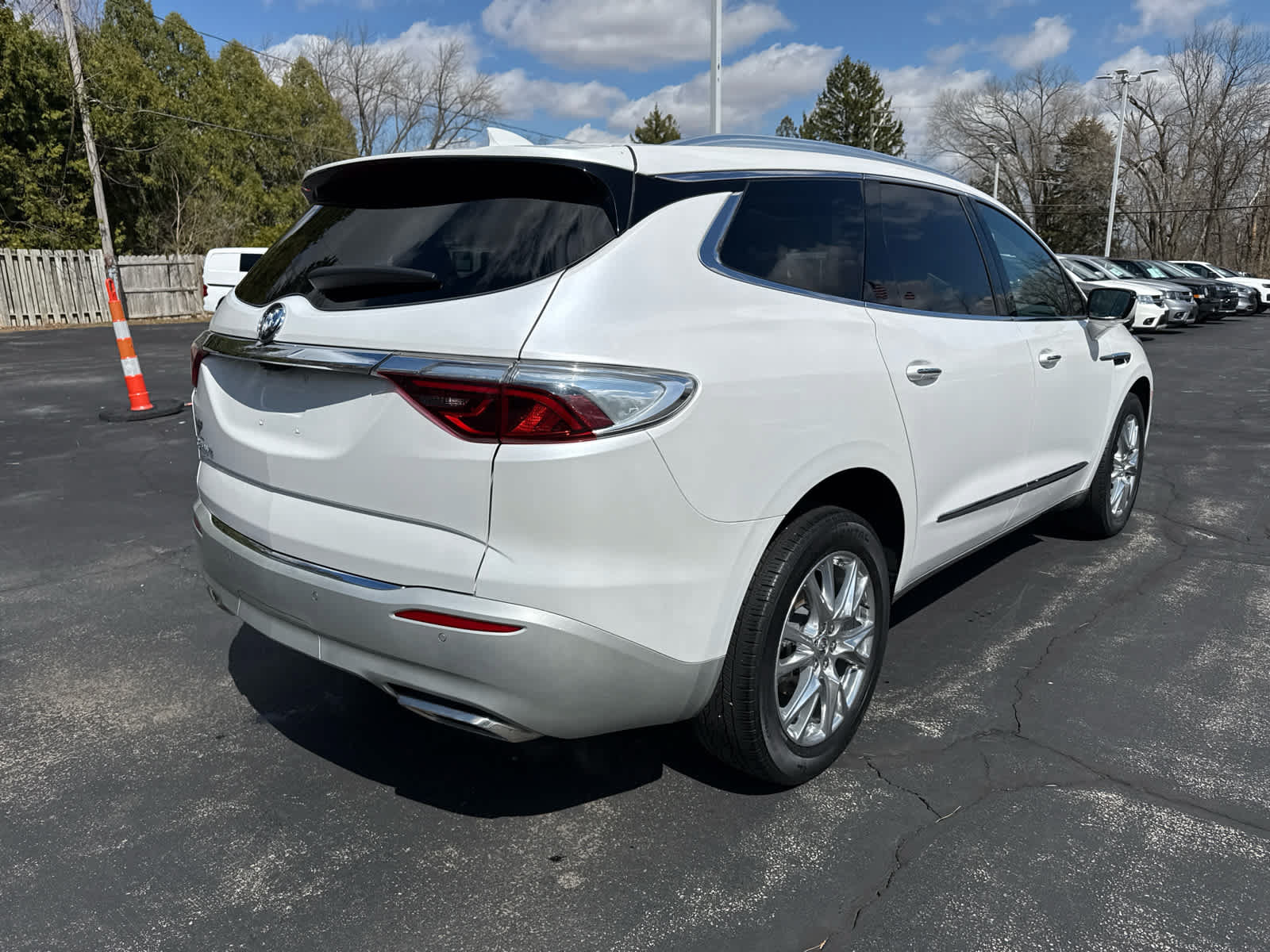 Used 2023 Buick Enclave Essence w/ Experience Buick Package AWD/4WD image 3