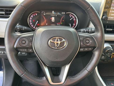 Used 2022 Toyota RAV4 Limited image 17
