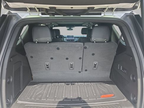 Certified 2022 GMC Yukon SLT w/ SLT Luxury Package AWD/4WD image 13