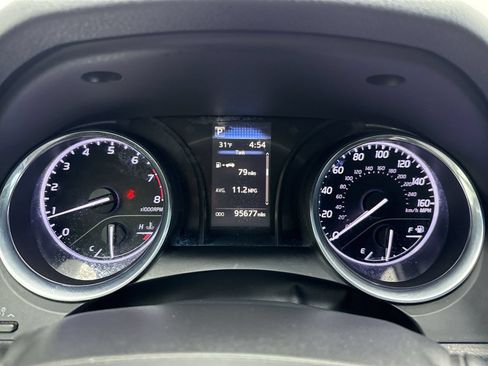 Used 2019 Toyota Camry SE FWD image 15