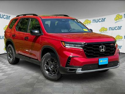 New 2025 Honda Pilot TrailSport