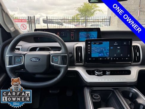 Used 2025 Ford Expedition Active AWD/4WD image 7