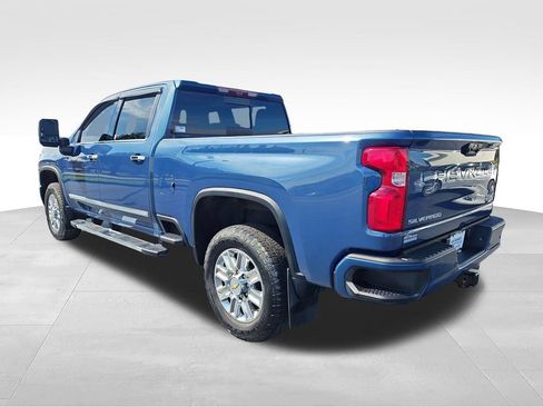 Used 2024 Chevrolet Silverado 3500 High Country w/ High Country Premium Package AWD/4WD image 3